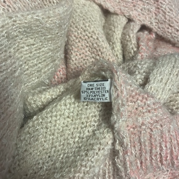 Light pink and off-white super cozy, soft and comfy sweater duster, new, one sz - Picture 10 of 10